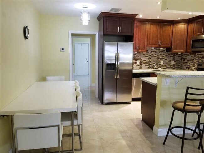 Foto del edificio - 1825 N 17th Ct