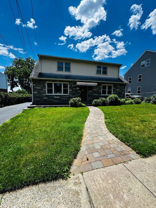 3408 Brunswick Ave Unit 1, Drexel Hill, PA 19026 Room for Rent in