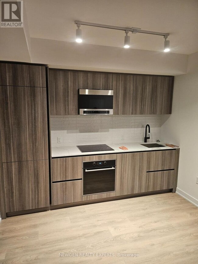 Photo du bâtiment - 127 Broadway Ave