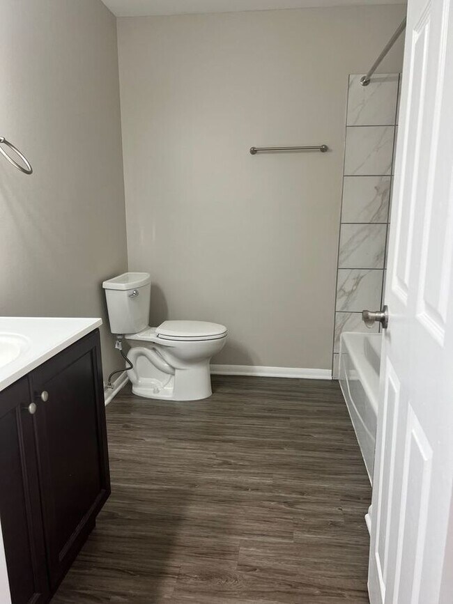 Building Photo - 1081 Scarborough Ct F5 Chesterton, IN 46304