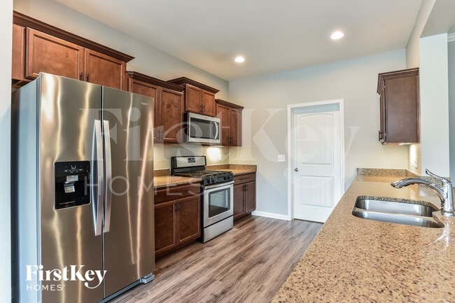 Building Photo - 1146 Cotillion Dr