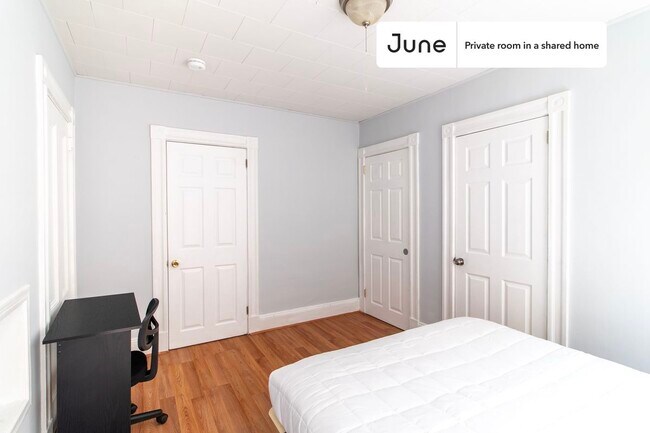 Foto del edificio - Room in Shared 3 bed/1 bath home
