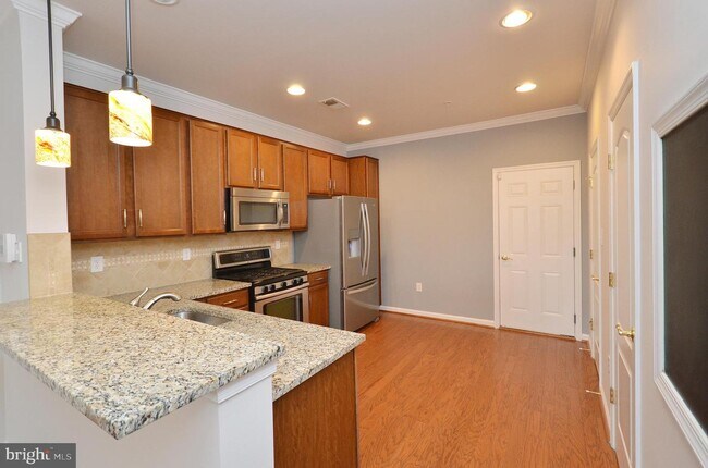 Foto del edificio - 22676 Ferncrest Terrace