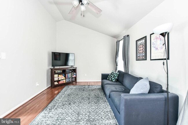 Building Photo - 1413 Valebrook Ln