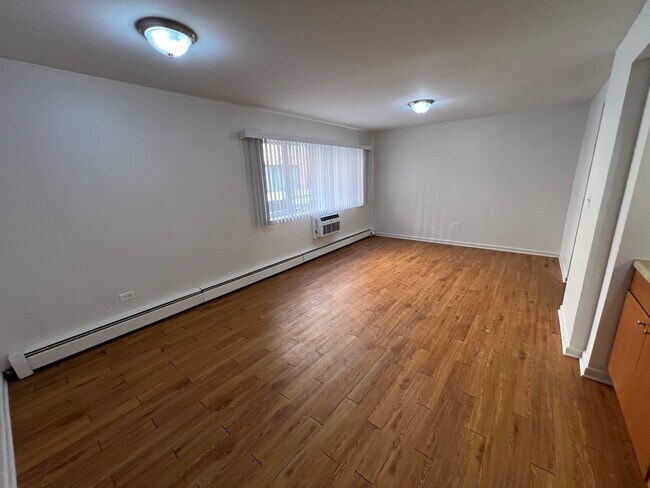 Foto del edificio - 6008 N Winthrop Ave