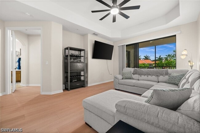 Building Photo - 15121 Laguna Dr