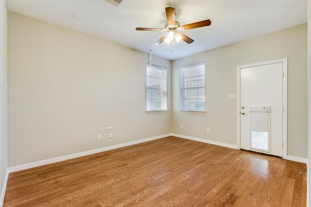 Building Photo - 449 Busher Dr