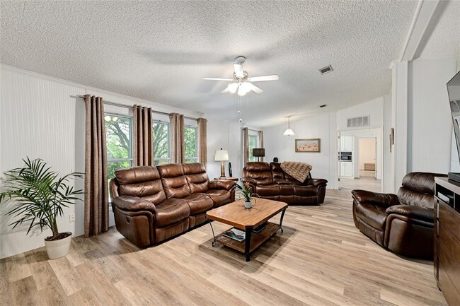 Building Photo - 15701 La Hacienda Dr