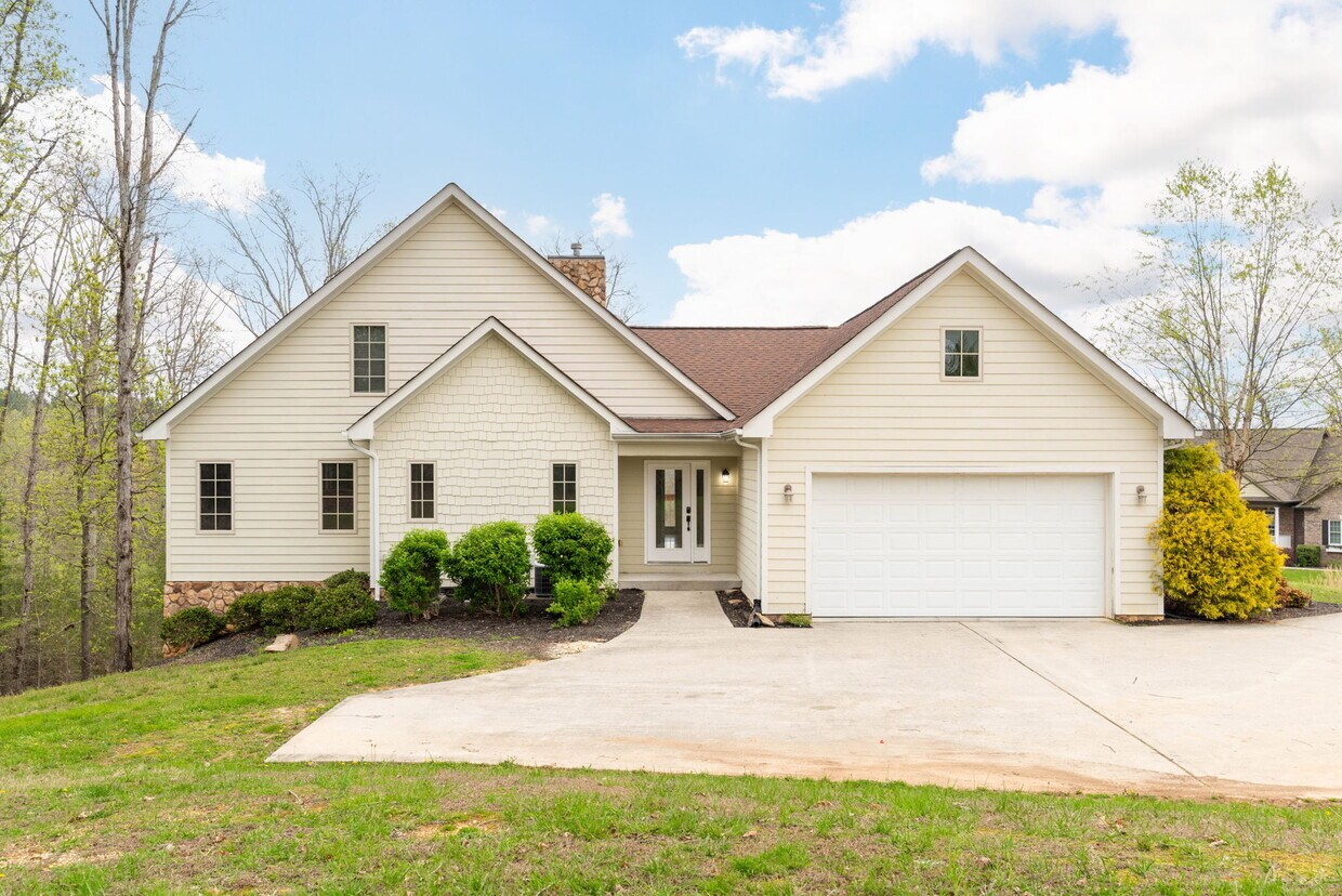 Primary Photo - 2048 Boat Hook Ln
