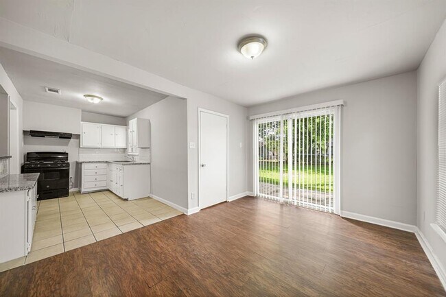 Foto del edificio - 5412 Starling St