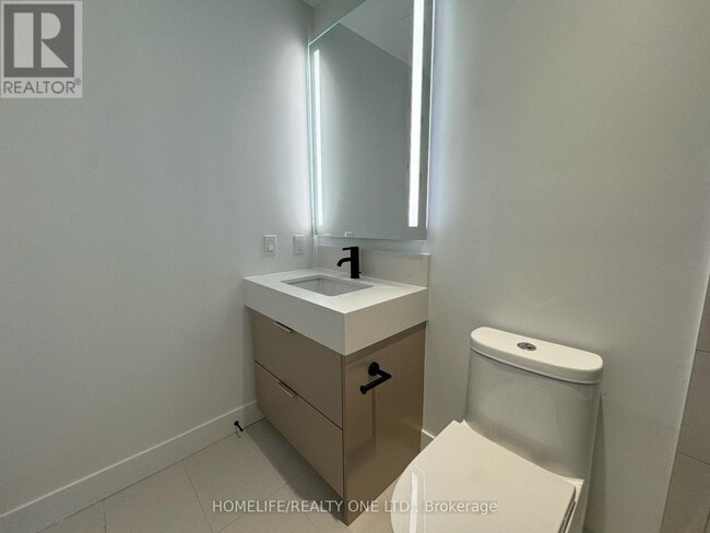 Building Photo - 308 Jarvis St