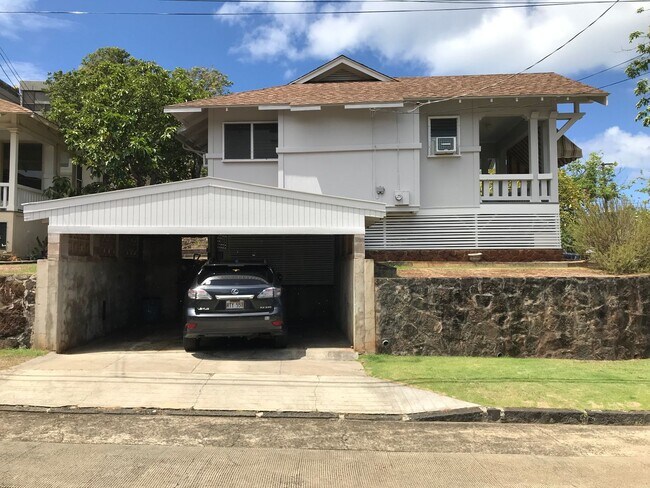 Foto del edificio - Punchbowl area Single family 3/1.5/1 car carport