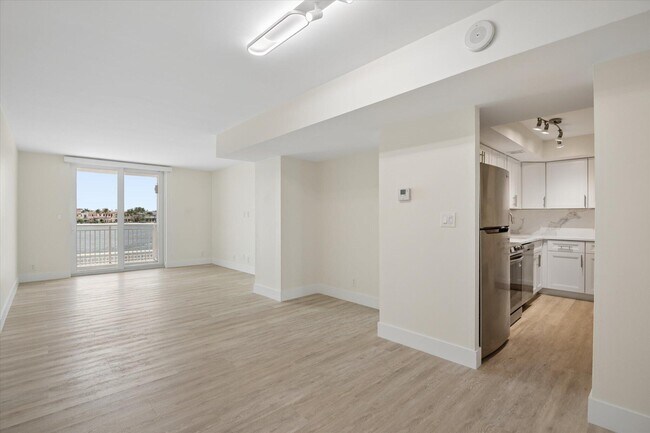 Foto del edificio - 511 Bayshore Dr