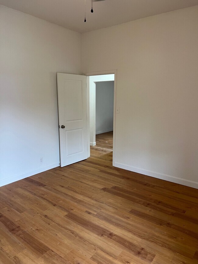 Foto del edificio - 522 E Woodard St