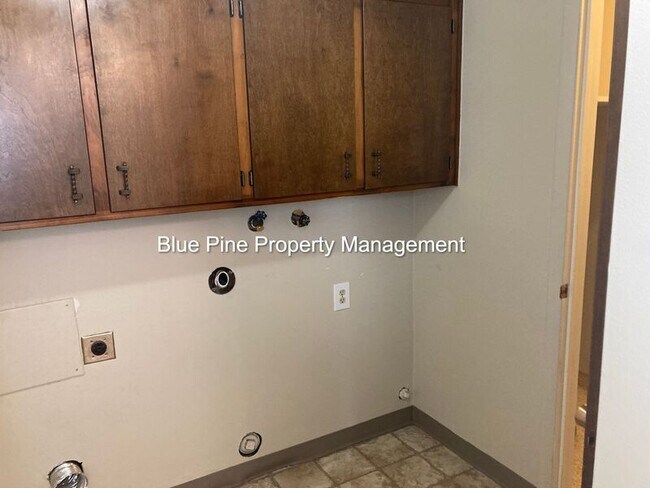 Building Photo - 1487 Mountain View Ln