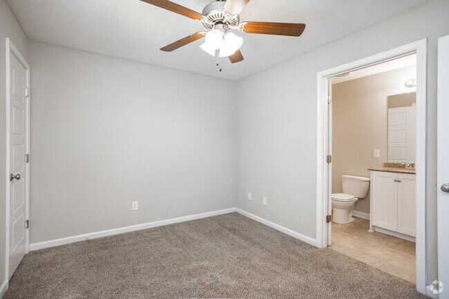 LEGENDS 2 BR | 2 BA | 960SF - Second Bedroom - Legends at Armour Avenue