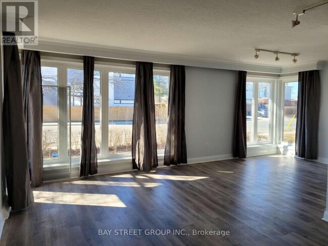 Photo du bâtiment - 110 Acton Ave