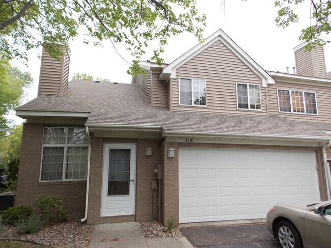 Building Photo - 2701 Autumnwood Ln