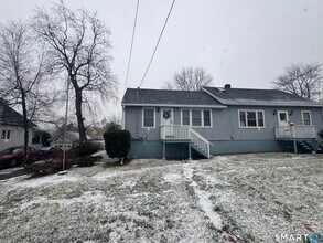 Building Photo - 11 Maple St