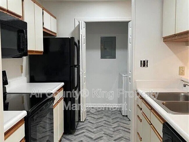 Building Photo - 342 Waterdown Dr