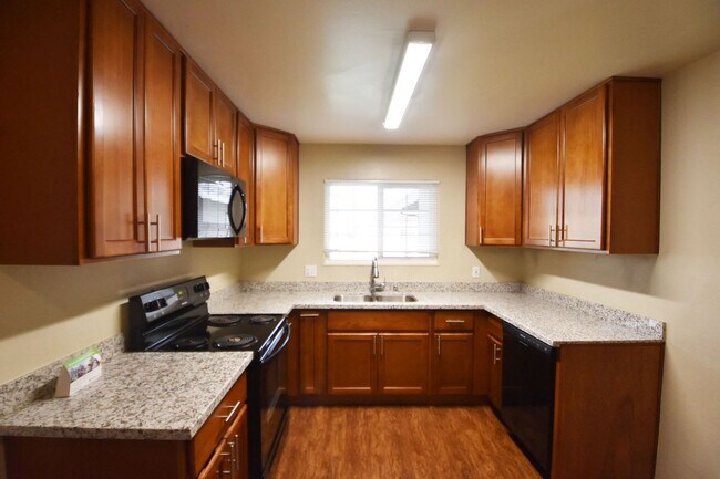 Building Photo - 543 San Remo St