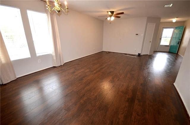 Building Photo - 617 Pickwick Ln