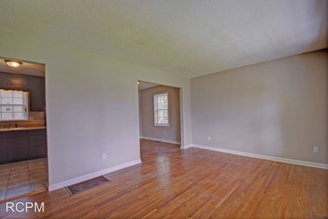 Building Photo - 3 br, 1.5 bath House - 3626 Stag Run Drive