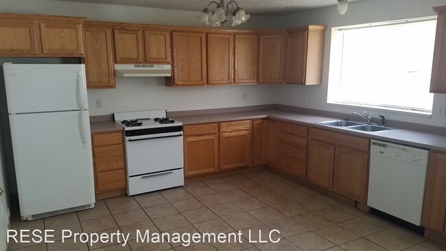 Building Photo - 2 br, 1 bath House - 144 N 100 W #1
