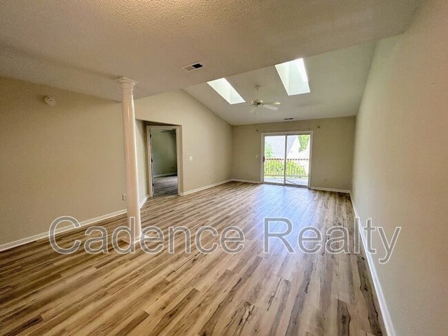 Building Photo - 4619 McClelland Dr
