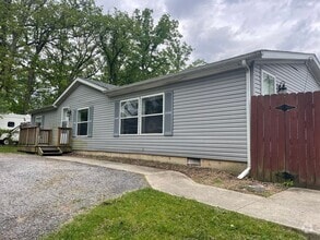 Building Photo - 1312 Redwing Rd