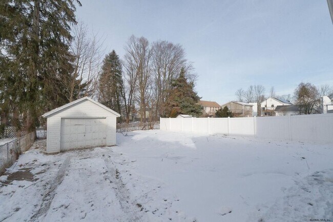 Building Photo - 211 Stow Ave