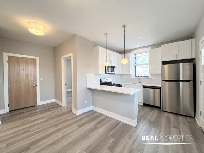 Foto del edificio - 2 bedroom in CHICAGO IL 60613