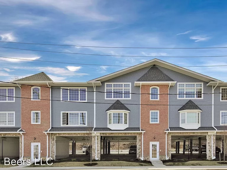 Exterior - 45 Beers St
