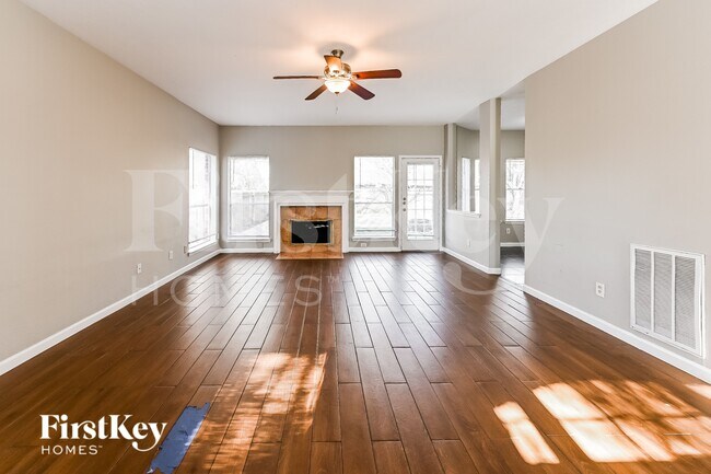 Foto del edificio - 3117 Bay Creek Dr