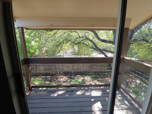 Building Photo - Nice, remodeled 2/2 condo in Medical Cente...