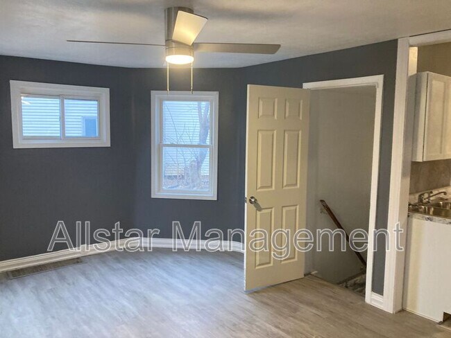 Foto del edificio - 760 W 9th St