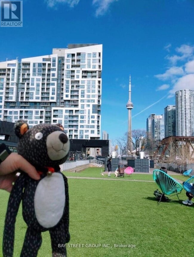 Photo du bâtiment - 27 Bathurst St