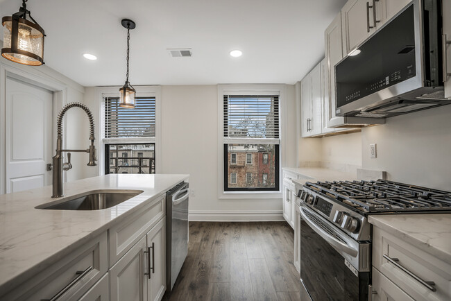 Kitchen - 155 Grand St