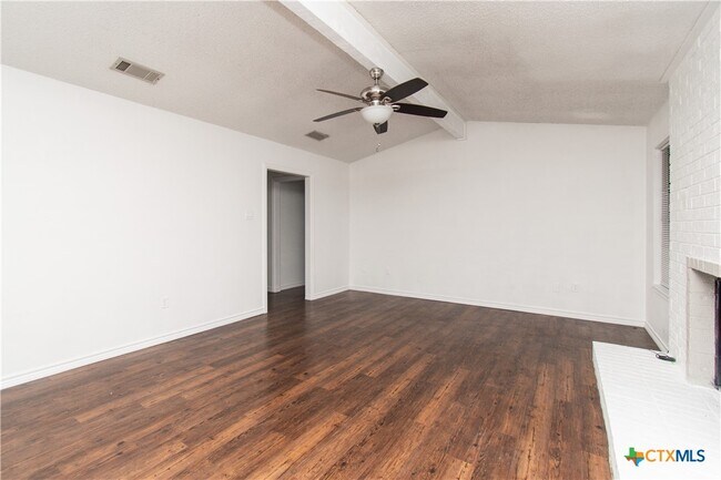 Building Photo - 2407 Lago Trail