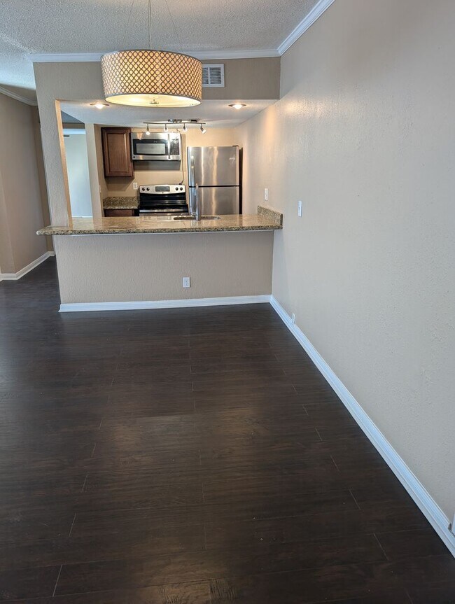 Foto del edificio - 1BR Condo w/ Pool & Covered Parking by The Galleria