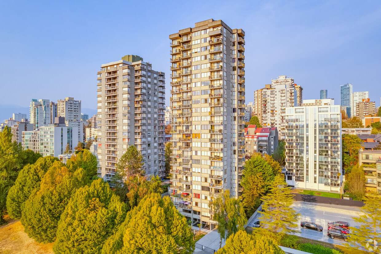 Primary Photo - Beach Apartments
