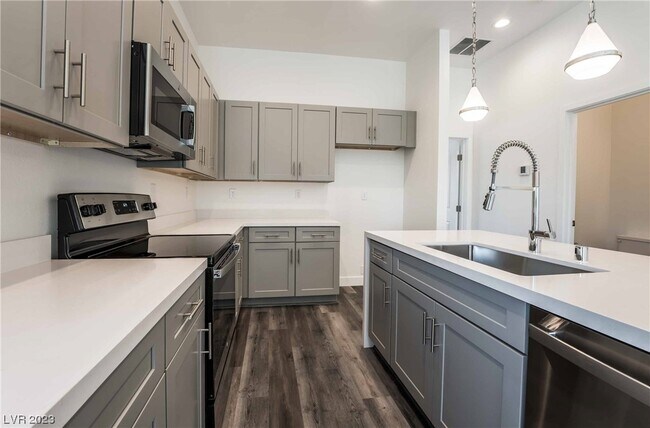 Building Photo - 11493 VIBRANT HEIGHTS Dr