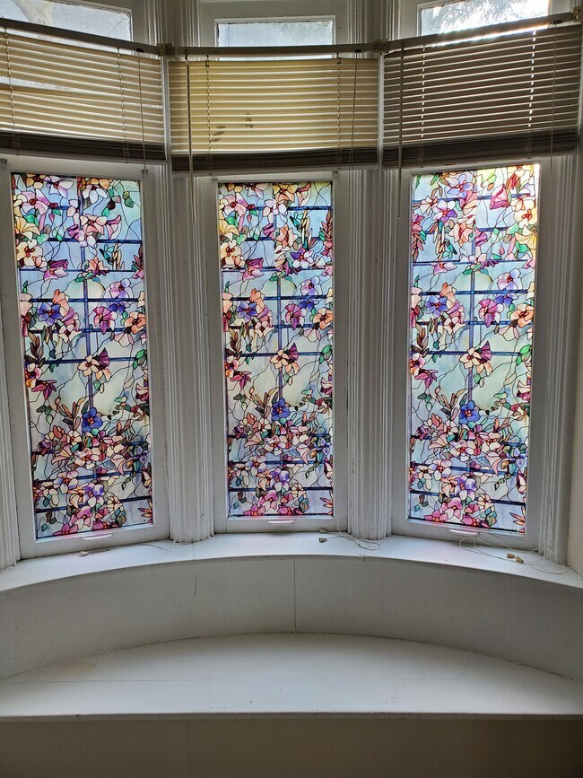 Building Photo - 911 S Aiken Ave