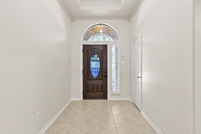 Foto del edificio - Open Living, Great Layout, Prime Location