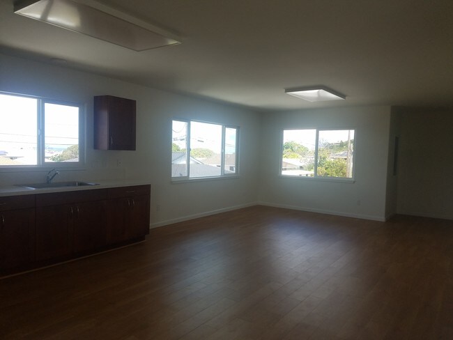 Building Photo - 2144 Liliha St