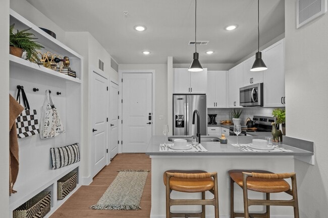 Building Photo - Eastpoint Apartments