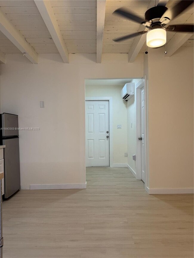Foto del edificio - 630 SW 62nd Ct