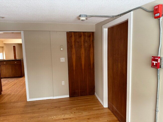 Foto del edificio - 900-904 Main St