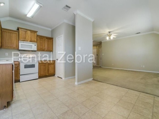 Foto del edificio - 1626 Emily Ln