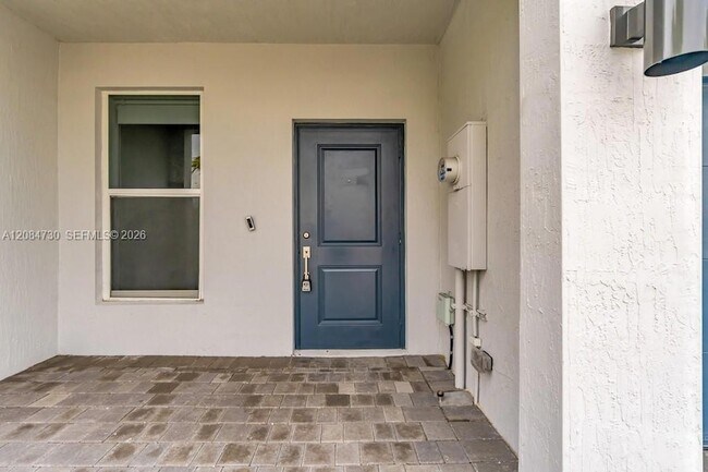 Foto del edificio - 18414 SW 2nd St